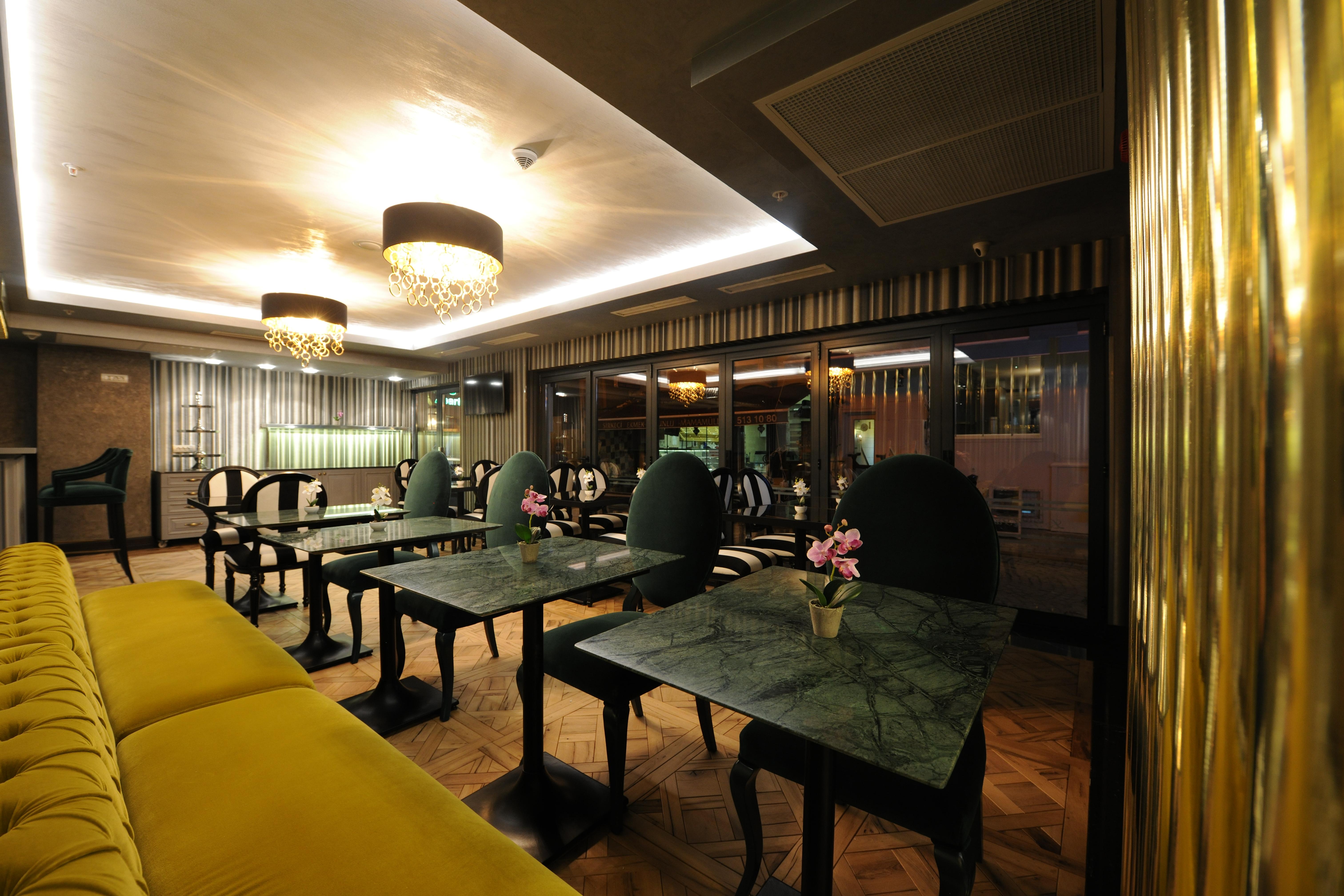 Le Petit Palace Hotel - Special Category — Fotos 1